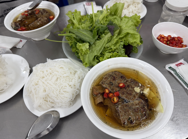 Destinazioni con una cucina che lascia un'impressione duratura sui visitatori vietnamiti - Foto 5. Các điểm đến có ẩm thực khiến khách Việt 'khắc cốt ghi tâm'- Ảnh 5.