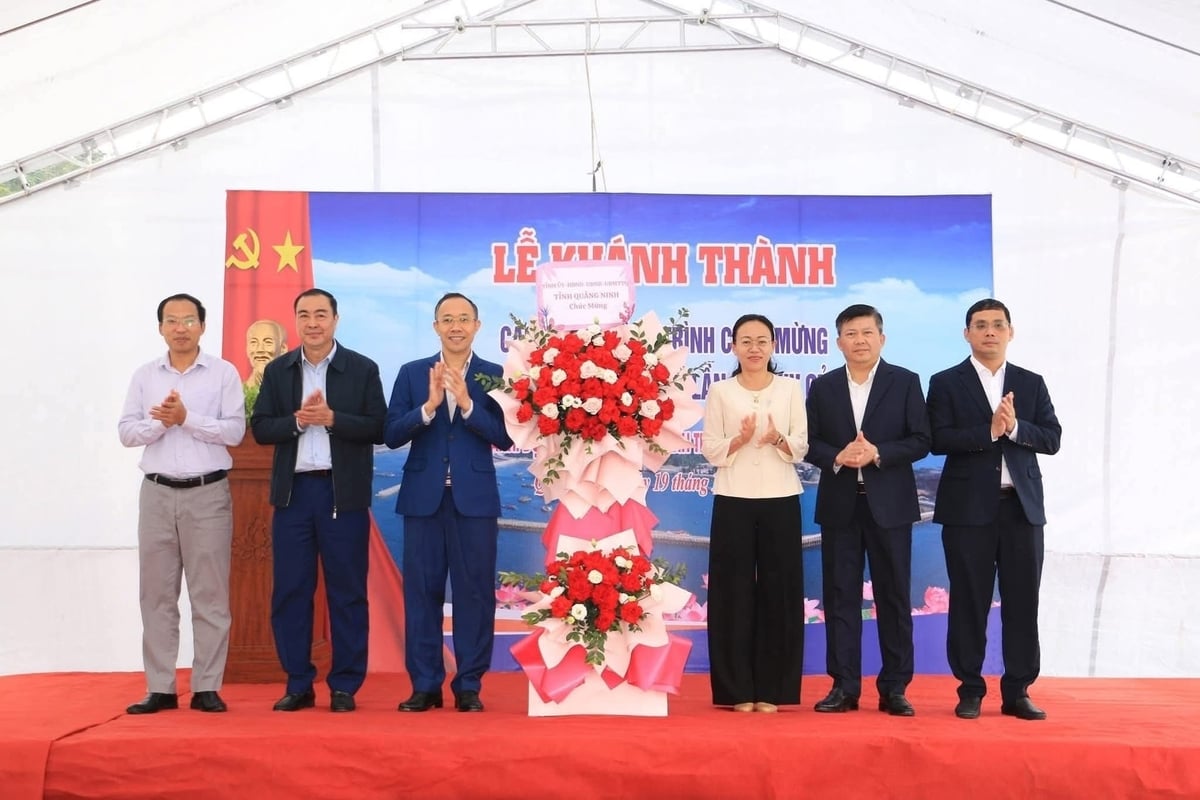 Lễ khánh thành Khu neo đậu tránh trú bão cho tàu cá đảo Cô Tô. Ảnh: Vy Lê.