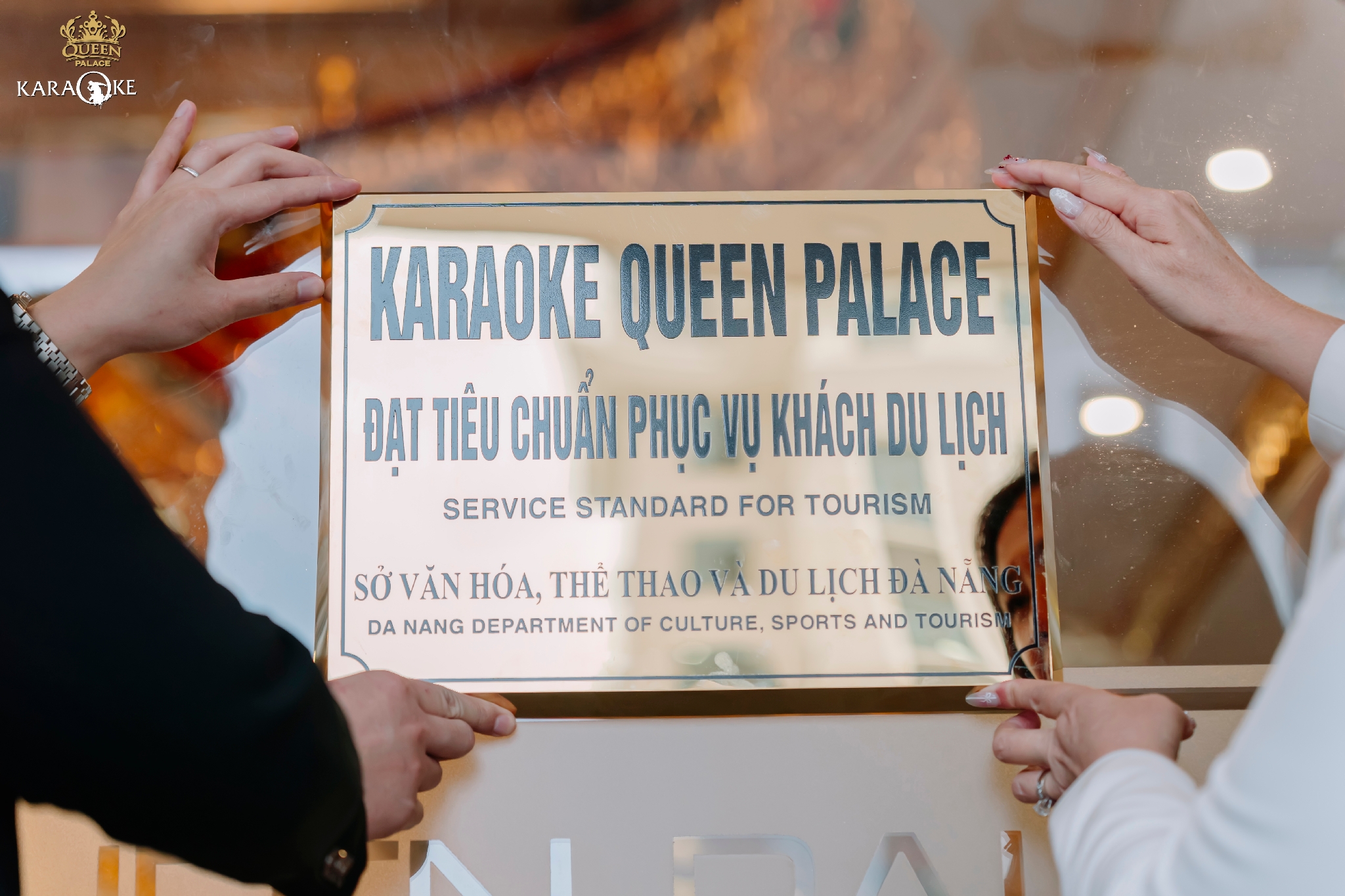 Karaoke đầu tiên ở Đà Nẵng đạt chuẩn phục vụ khách du lịch- Ảnh 2.