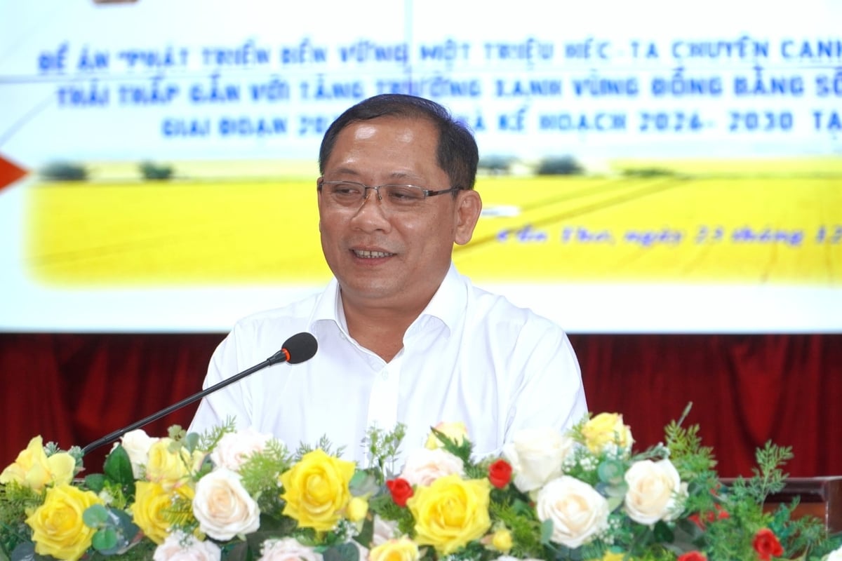 Phó Chủ tịch UBND TP. Cần Thơ Trần Chí Hùng đánh giá cao sự nỗ lực của Sở Nông nghiệp và Môi trường cùng các địa phương trong triển khai Đề án giai đoạn 2024-2025. Ảnh: Kim Anh.