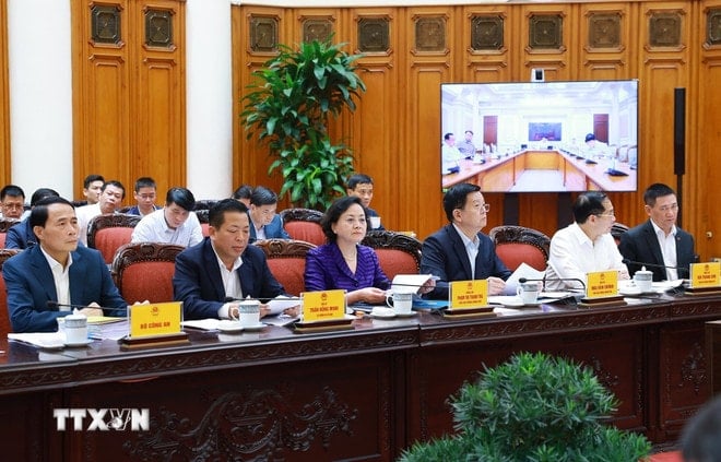 ttxvn-thu-tuong-hop-thuong-truc-chinh-phu-ve-cac-du-an-duong-sat-8489770-2.jpg