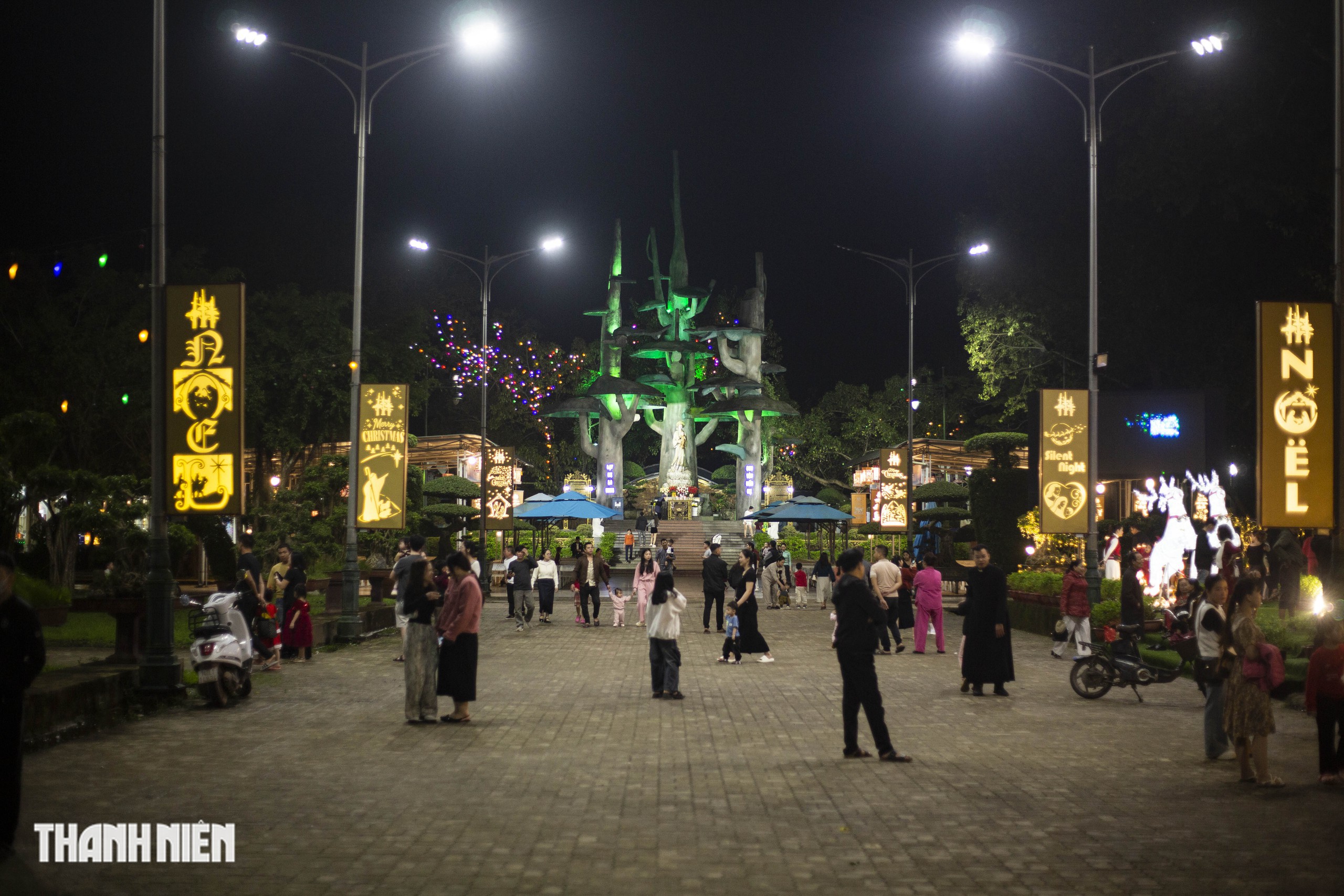 La Vang lung linh mùa Giáng sinh- Ảnh 2.
