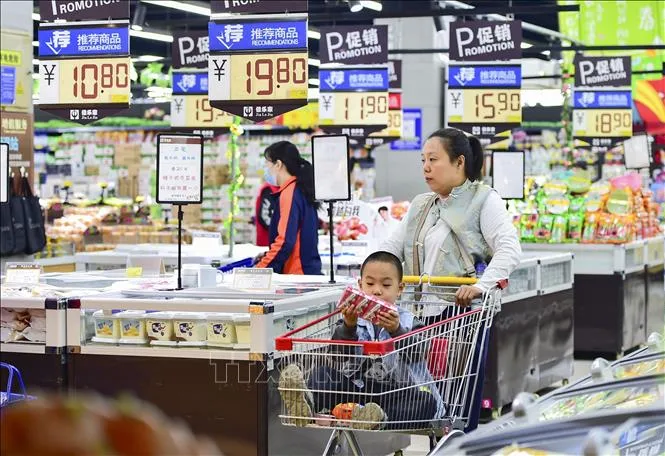 Trung Quốc tăng tốc thúc đẩy tiêu dùng cuối năm - Ảnh 1.