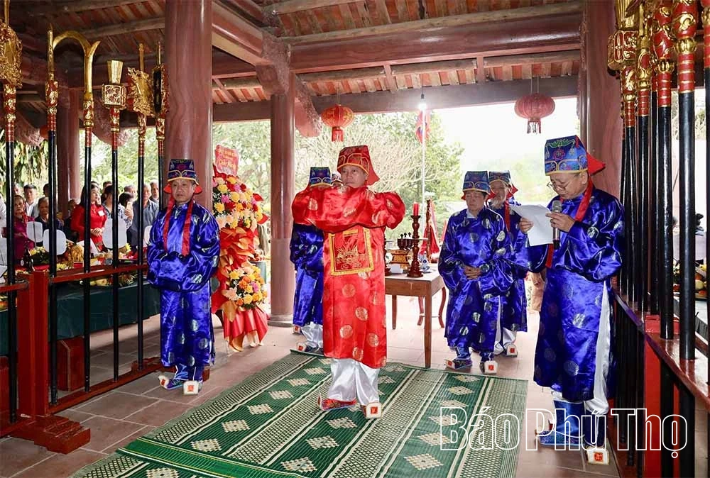 ពិធីដ៏ពិសេសនៅសាលាភូមិភុកកូ ឃុំមិញហ្វា។