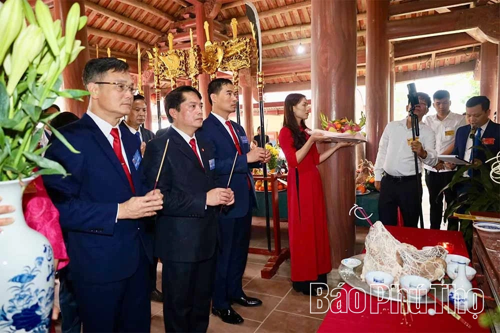 ពិធីដ៏ពិសេសនៅសាលាភូមិភុកកូ ឃុំមិញហ្វា។