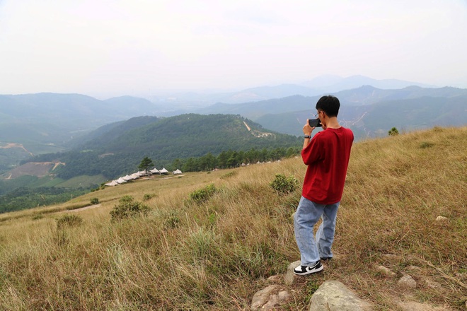 Graslandschaften, die einem Miniatur-Europa in Quang Ninh ähneln - Foto 15.