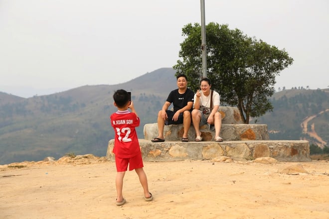 Graslandschaften, die an ein Miniatur-Europa in Quang Ninh erinnern - Foto 16.