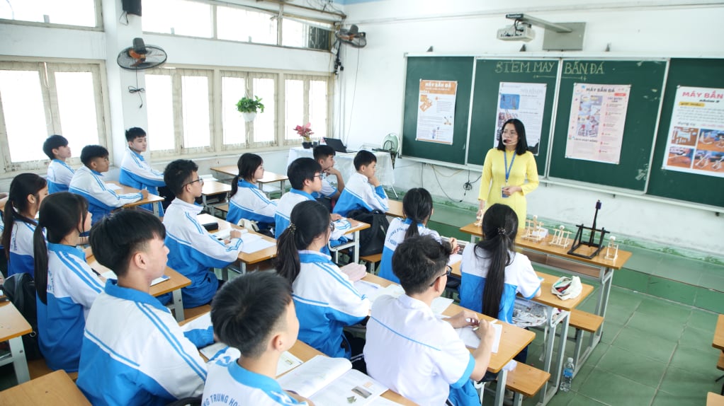 60-nam-tu-hao-truyen-thong-vung-buoc-tuong-lai-2.jpg