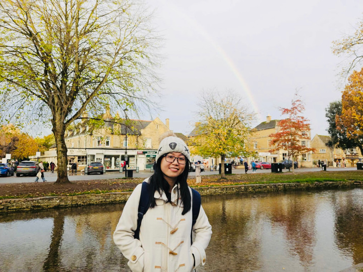 Ngan Anh เดินทางไปเยือน Bourton-on-the-Water ในเขต Cotswolds เมื่อเดือนพฤศจิกายน ปี 2025