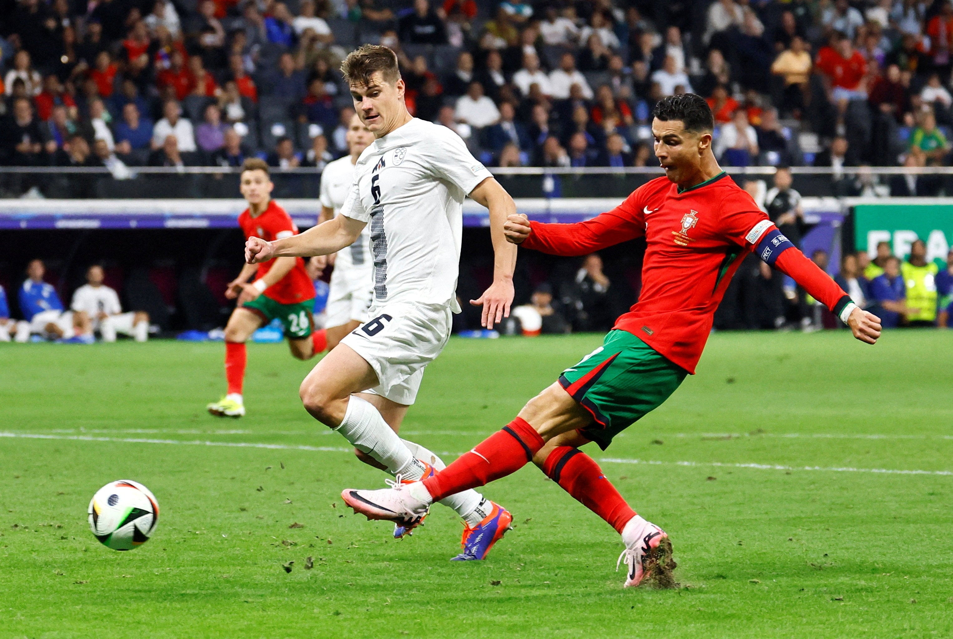 رونالدو (الصورة 1) Ronaldo anh 1