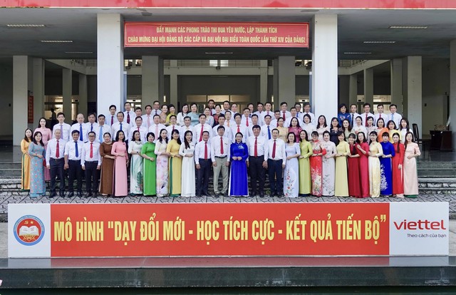 Trường Chính trị TP.Cần Thơ đón bằng công nhận đạt chuẩn mức 1 sau sáp nhập - Ảnh 2.