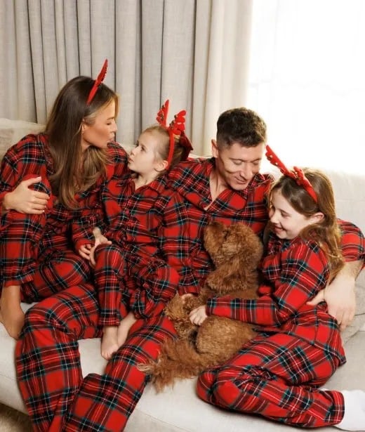 ロナウド、ハーランド、その他のサッカースターたちがクリスマスを盛大