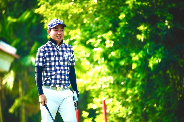 Na golfovém turnaji HTV Swing Cup 2025 se objevila „hole in one“ – Foto 1. Xuất hiện cú 'hole in one' ở giải golf HTV Swing Cup 2025- Ảnh 1.