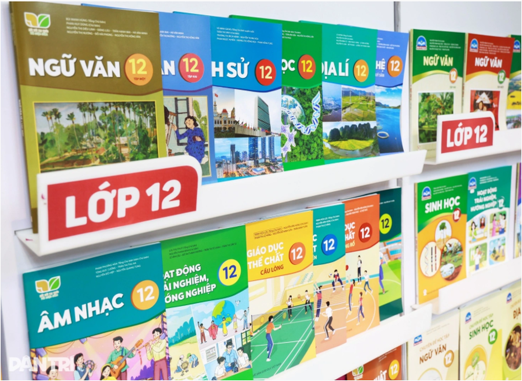 Ministerul Educației finalizează setul național unificat de manuale școlare - 2
