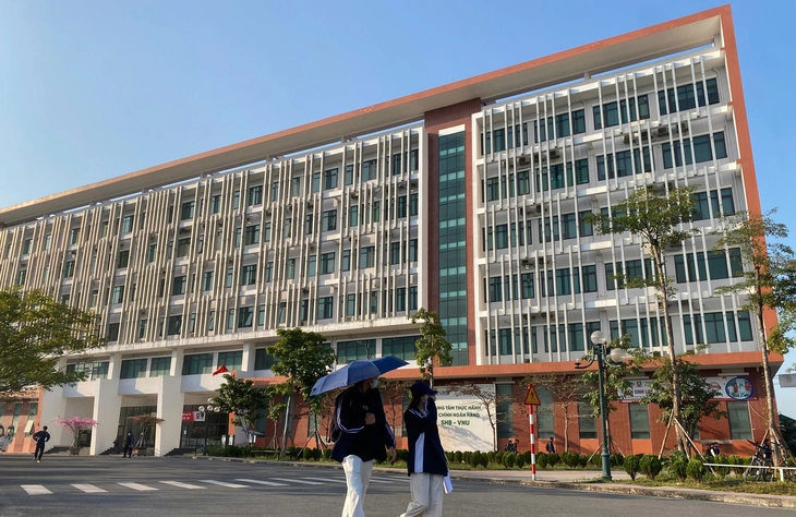 Làm gì để dời trường đại học ra ngoại thành? - Ảnh 3.