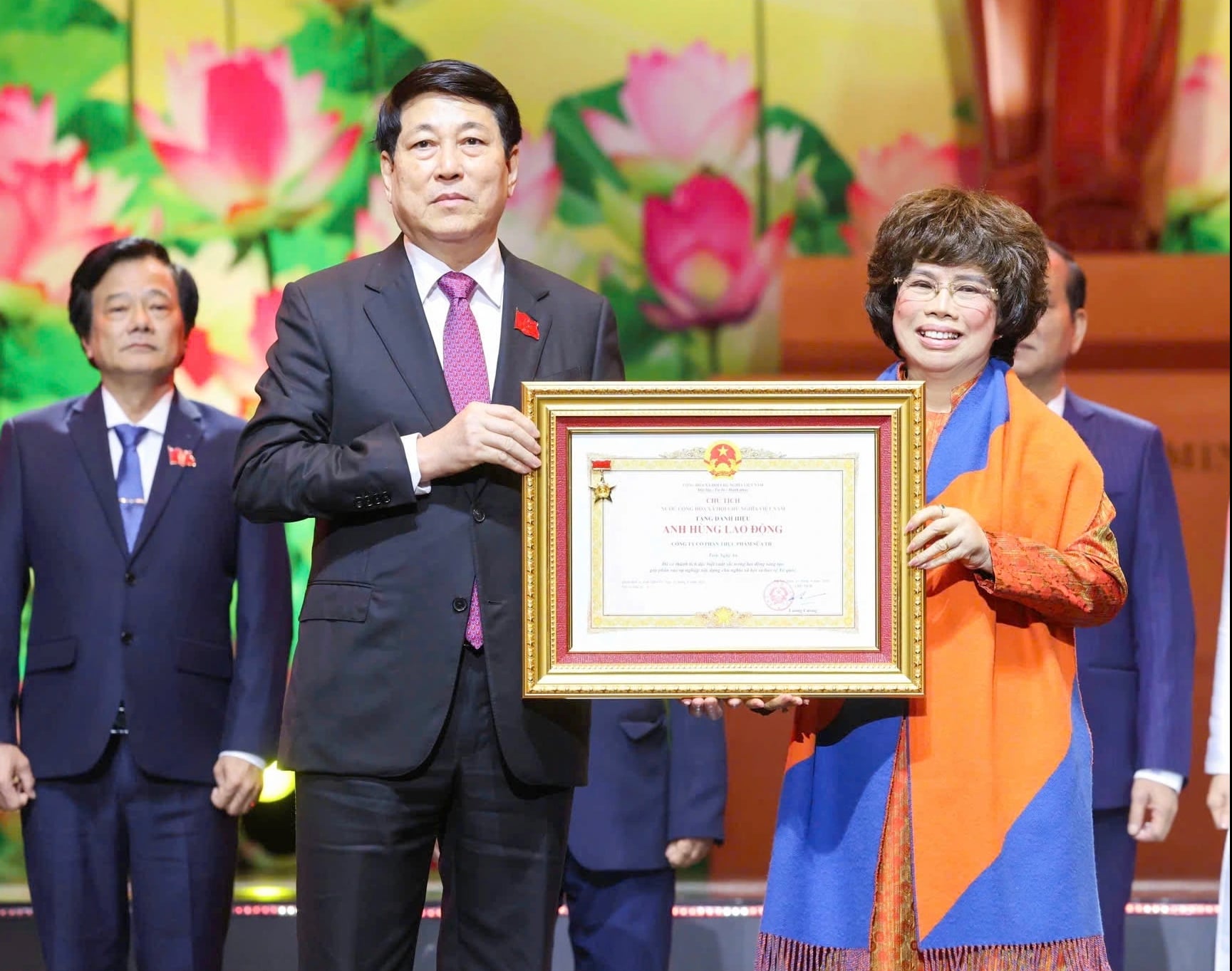 เพื่อความสุขของประชาชน แรงบันดาลใจจึงกลายเป็นการกระทำ และความใฝ่ฝันจึงกลายเป็นความจริง - ภาพที่ 2