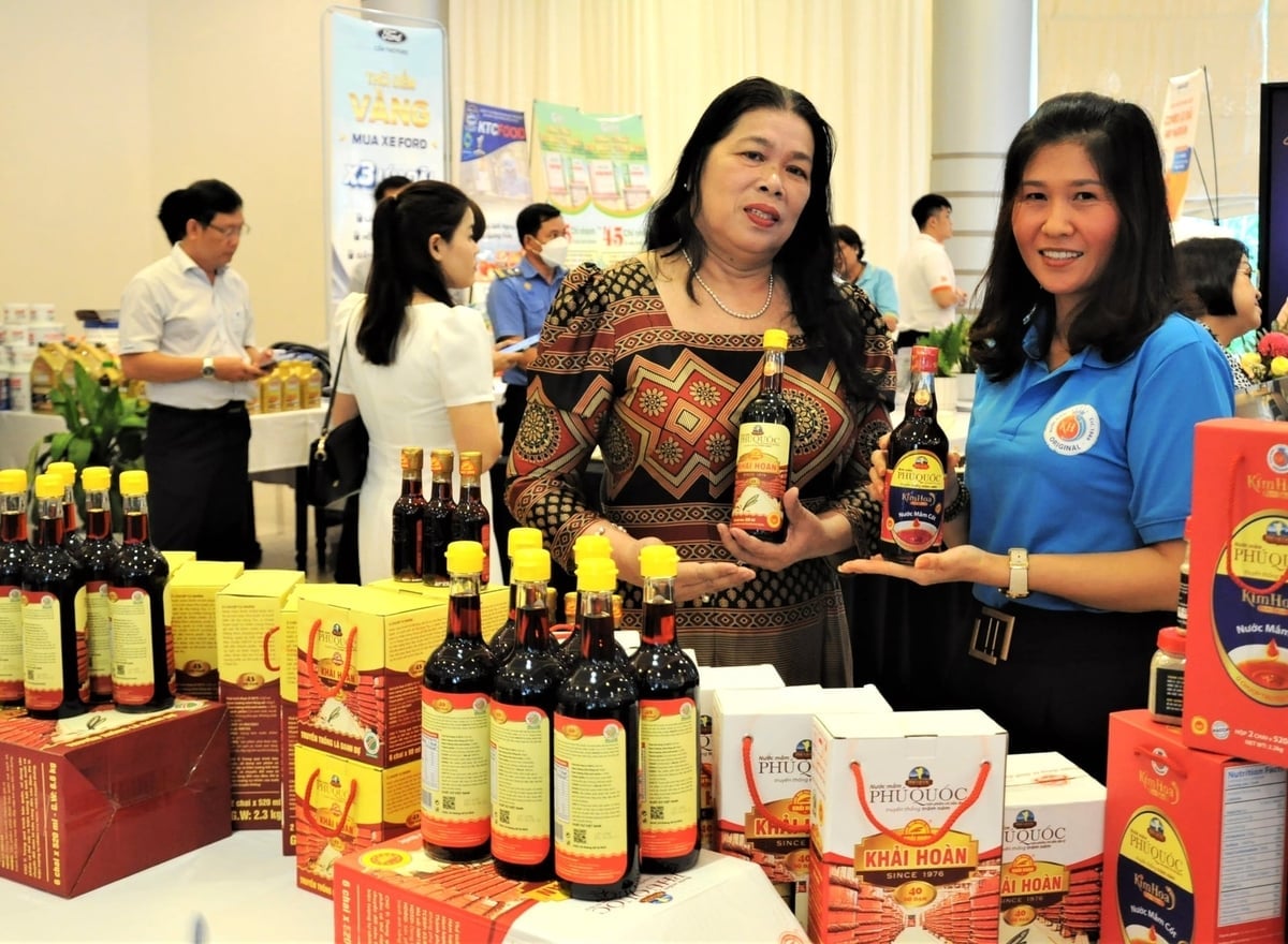 Công nghiệp chế biến tiếp tục phát triển, góp phần tạo đầu ra ổn định các mặt hàng nông, thủy sản. Ảnh: Trung Chánh.