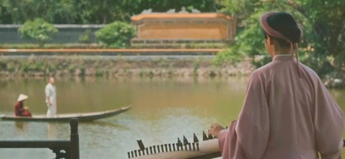 Một cảnh ghi lại trong lăng Vua Tự Đức.