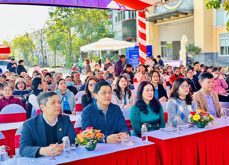 Commune de Dai Thanh : Lancement du modèle « Marché numérique - Zone rurale numérique » - Photo 3. Xã Đại Thanh: Khai trương mô hình “Chợ số - Nông thôn số”- Ảnh 3.