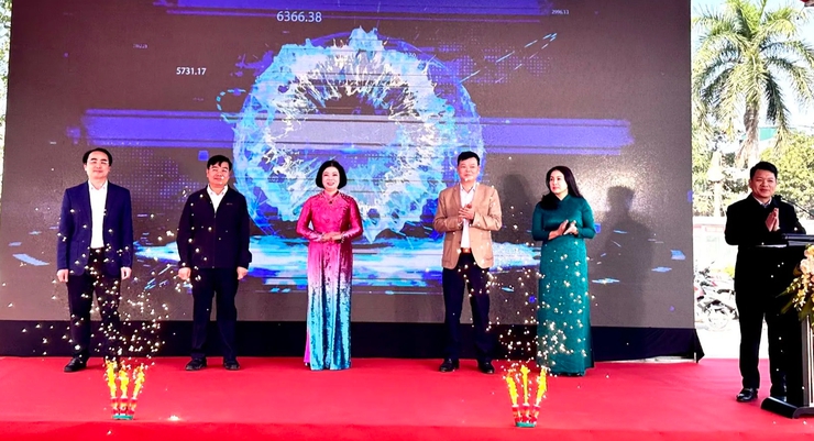 Commune de Dai Thanh : Lancement du modèle « Marché numérique - Zone rurale numérique » - Photo 5. Xã Đại Thanh: Khai trương mô hình “Chợ số - Nông thôn số”- Ảnh 5.