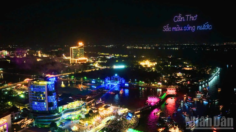 ภาพถ่ายทางอากาศของงานเทศกาลวัฒนธรรมริมแม่น้ำเกิ่นโถ