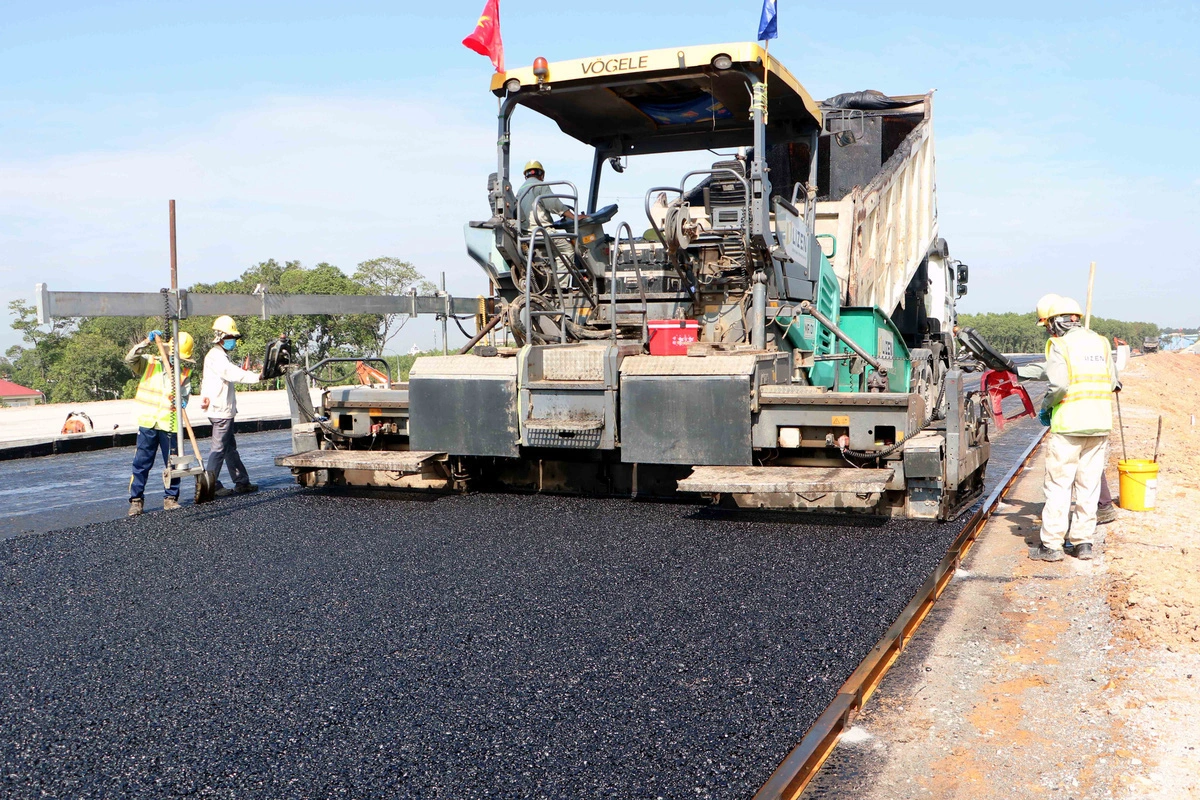 Mùng 4 Tết, Thủ tướng thị sát các dự án sân bay, cao tốc tại Đông Nam Bộ