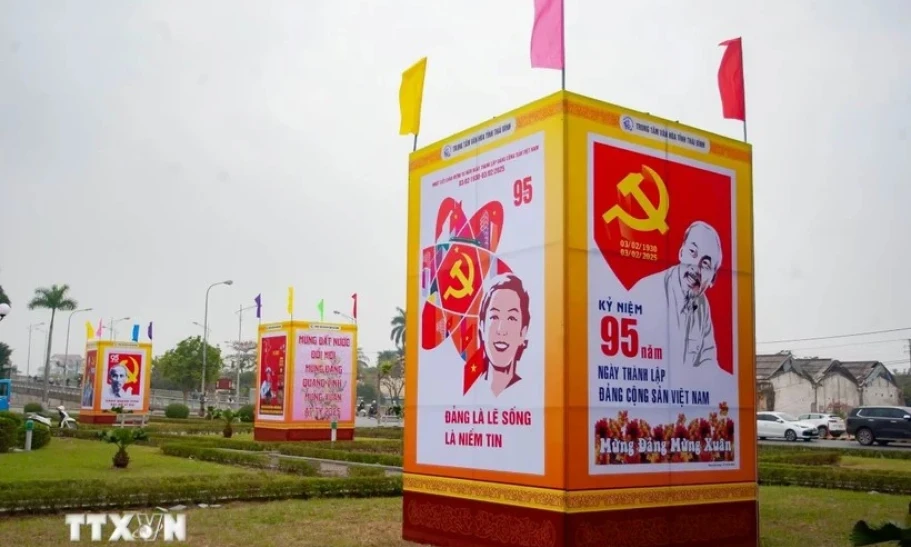 Les dirigeants des partis politiques félicitent le Parti communiste du Vietnam pour son 95e anniversaire