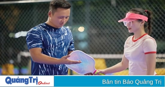 Xách vợt đi tập pickleball