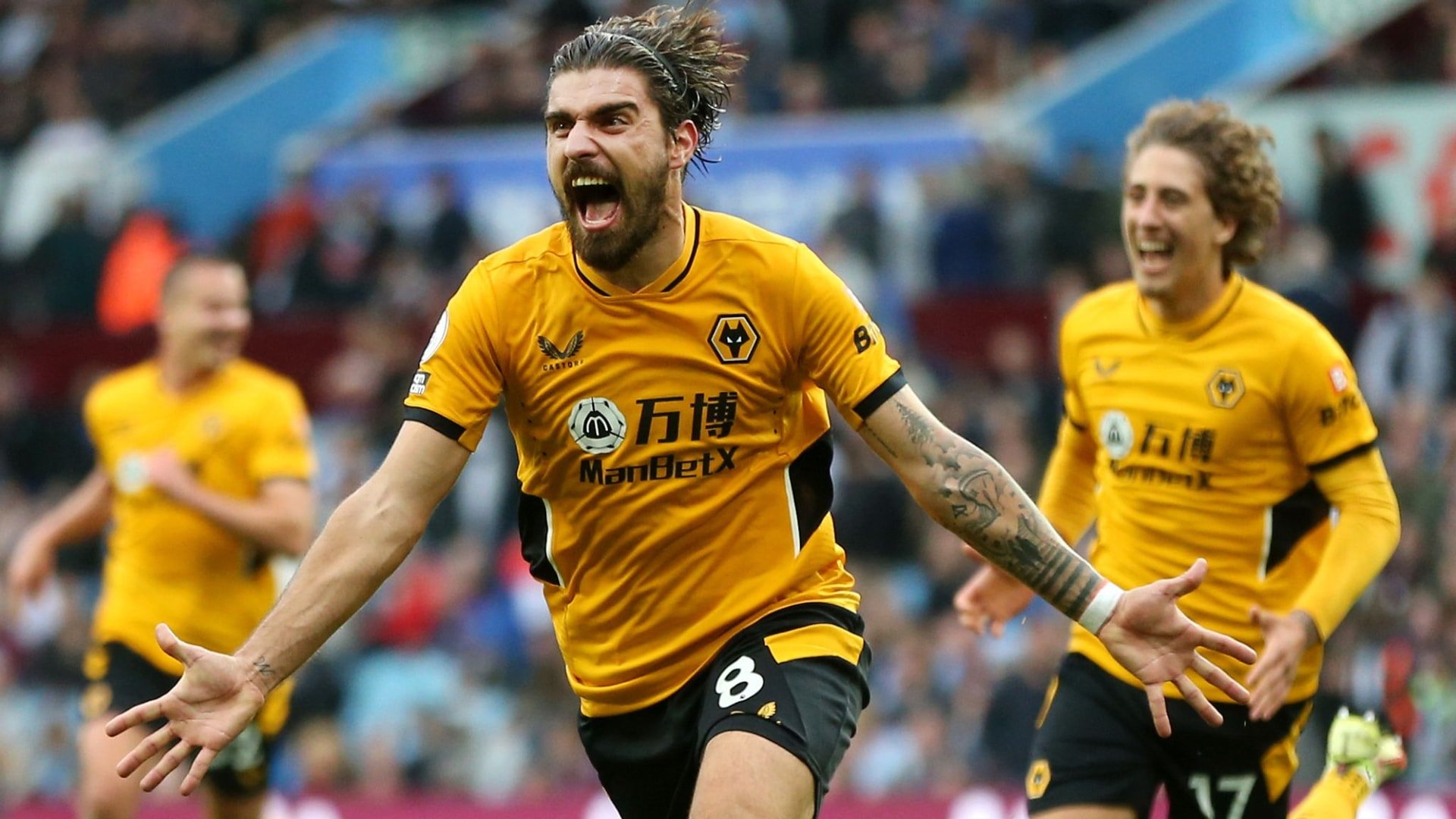 Aston Villa 2-3 Wolves : le coup franc de Ruben Neves à la 95e minute complète un retournement de situation remarquable | Actualités du football | Sky Sports