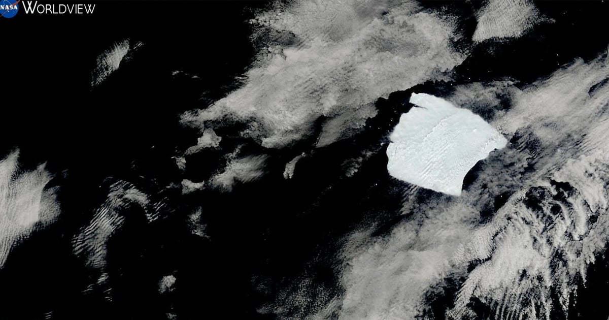 1,000 billion ton iceberg begins to break up in Antarctica