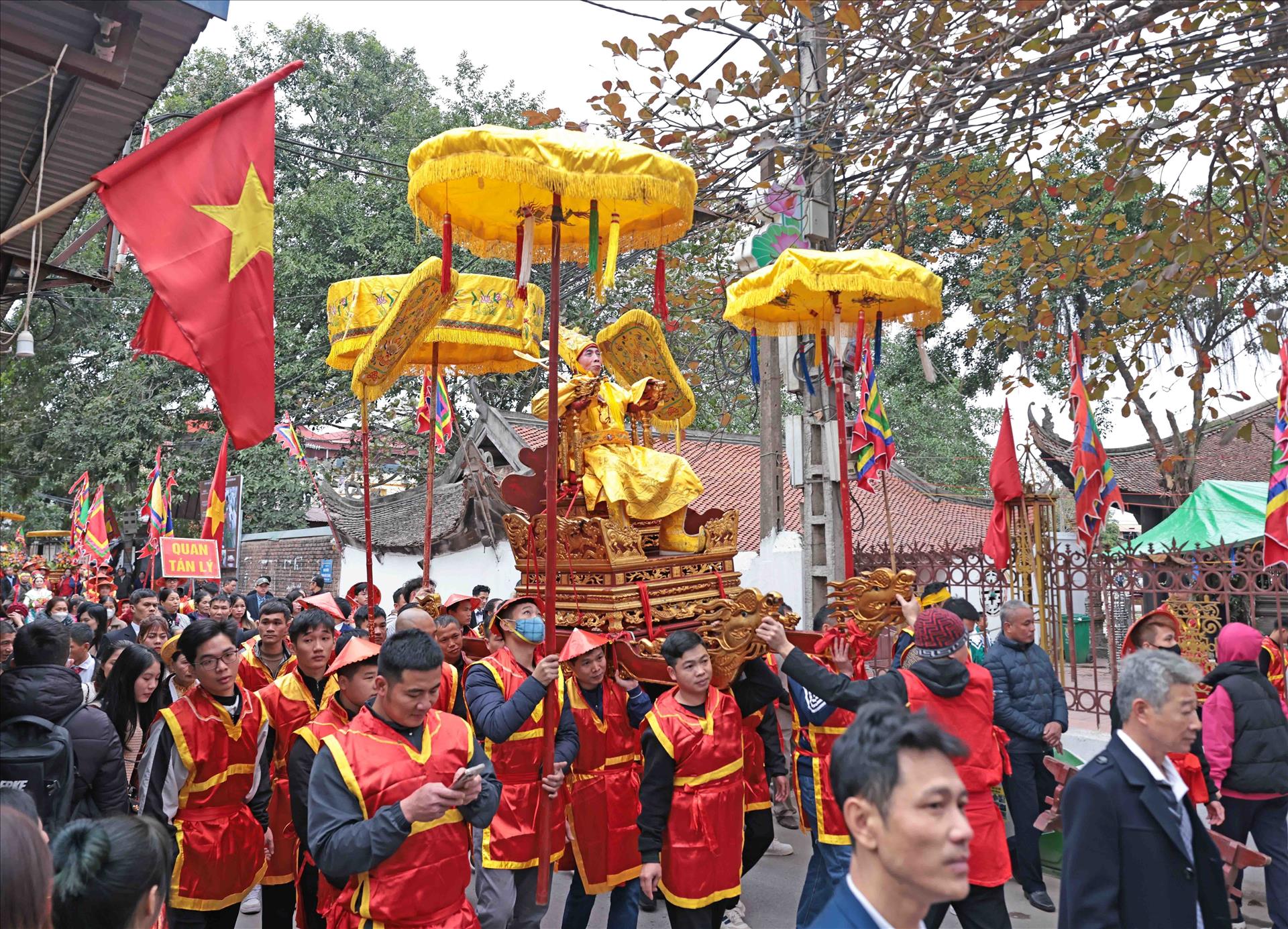 Lễ hội rước vua, chúa giả tại Đền Sái - Hành trình di sản