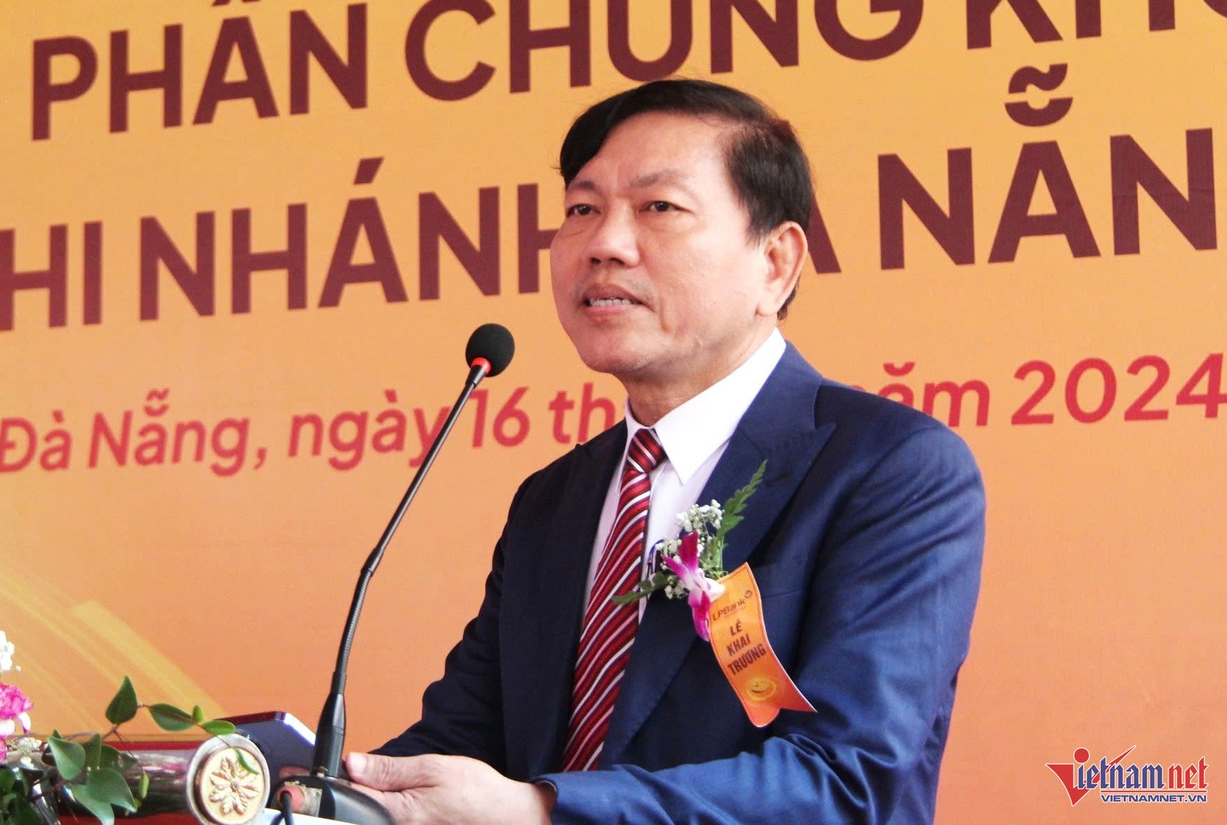 W-nghi huu.jpg