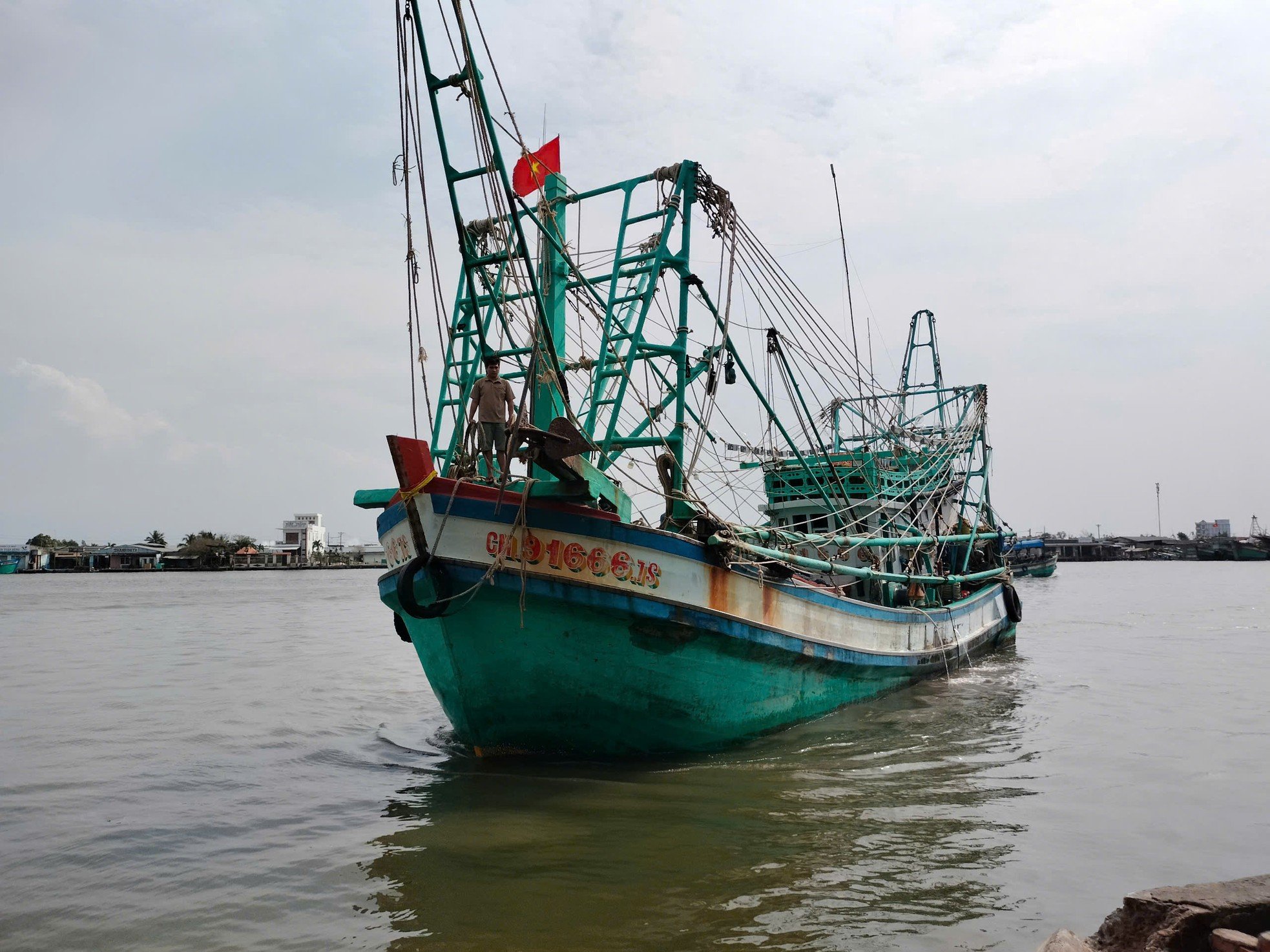 ដំណើរ​កម្សាន្ត​តាម​សមុទ្រ​ឆ្លង​កាត់​តេត នាំ​យក 'ពរជ័យ​សមុទ្រ' មក​ច្រាំង រូបថត ១