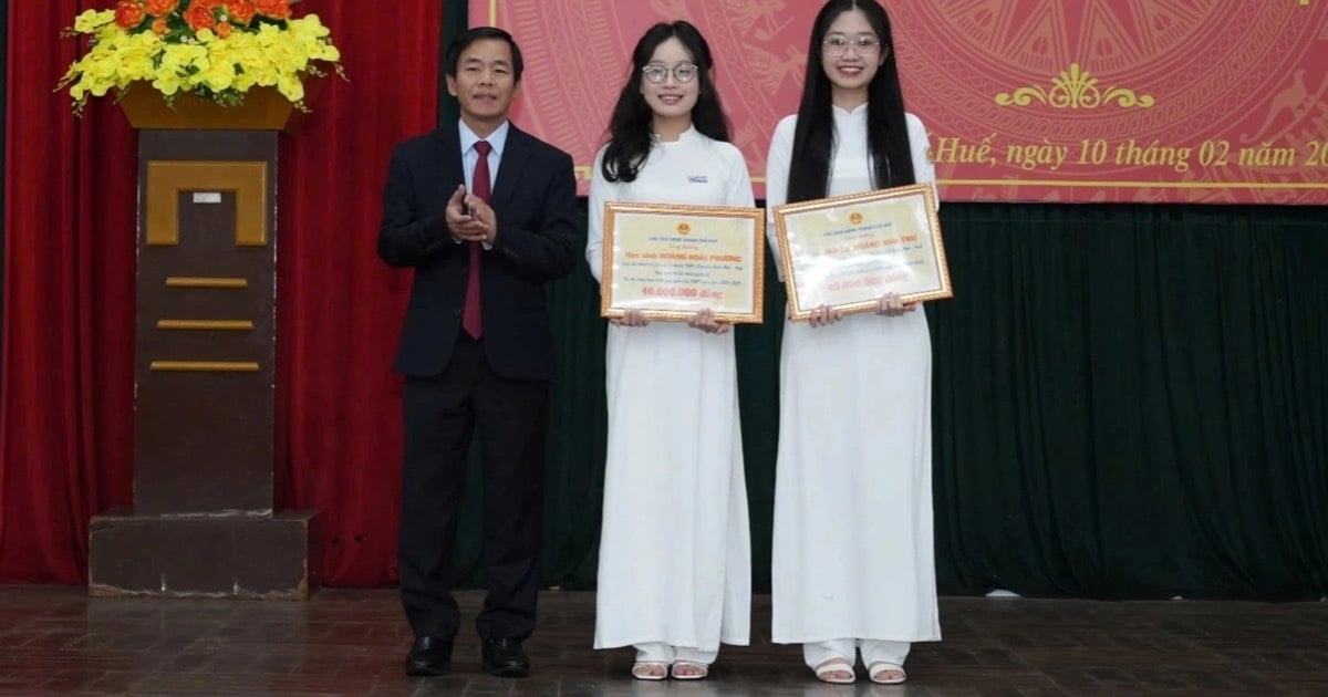 Hue female student achieves highest history score in the country