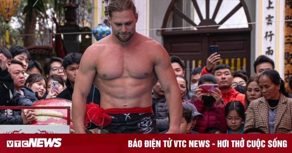 Who is the foreign MMA fighter who dominated the village wrestling ring and caused a stir on social media?