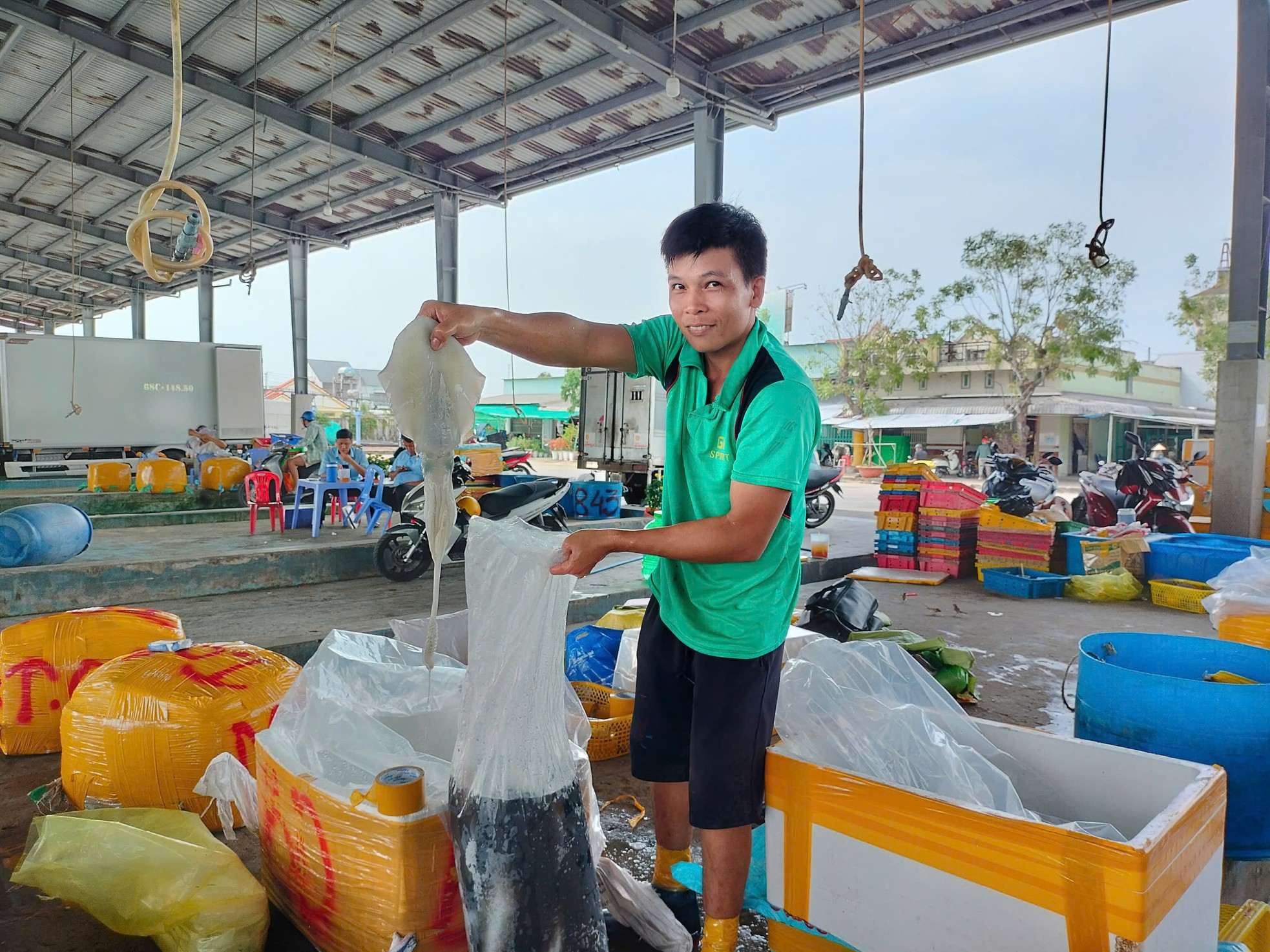 ដំណើរ​កម្សាន្ត​តាម​សមុទ្រ​ឆ្លង​កាត់​តេត នាំ​យក 'ពរជ័យ​សមុទ្រ' មក​ច្រាំង រូបថត ៤