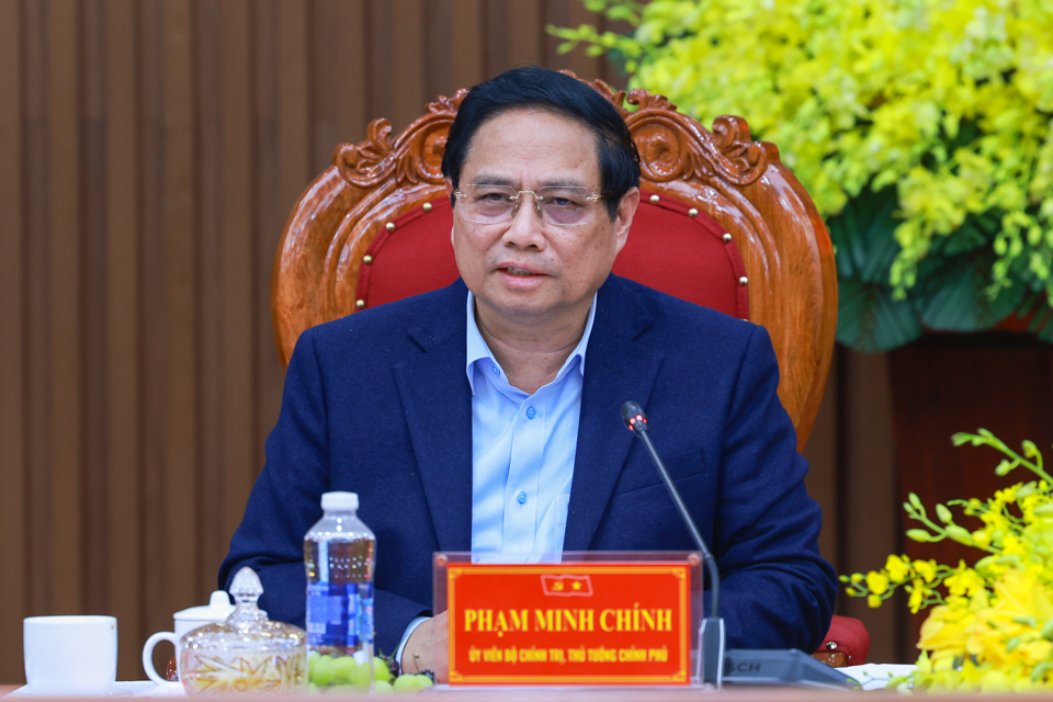 The Prime Minister gave specific comments on the proposals and recommendations of Quang Ngai. Photo: VGP