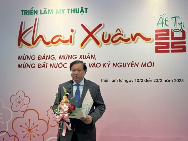 Gần 60 tác phẩm 