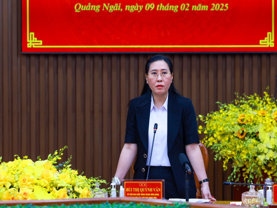 Secretary of Quang Ngai Provincial Party Committee Bui Thi Quynh Van speaks. Photo: VGP