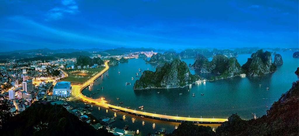 Ha Long construit une ville patrimoniale