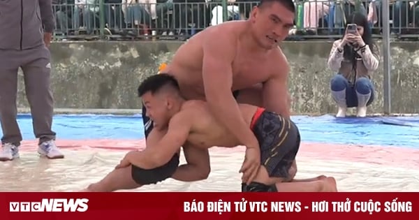 Regardez le « nain » Dao Hong Son lutter contre un « géant » de près de 2 m de haut et pesant plus de 100 kg