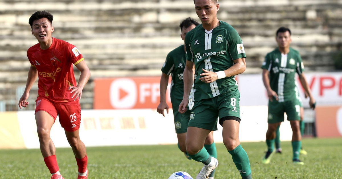 'Rookie' Tu Nhan helps Binh Phuoc Club temporarily forget the worry of Cong Phuong's absence