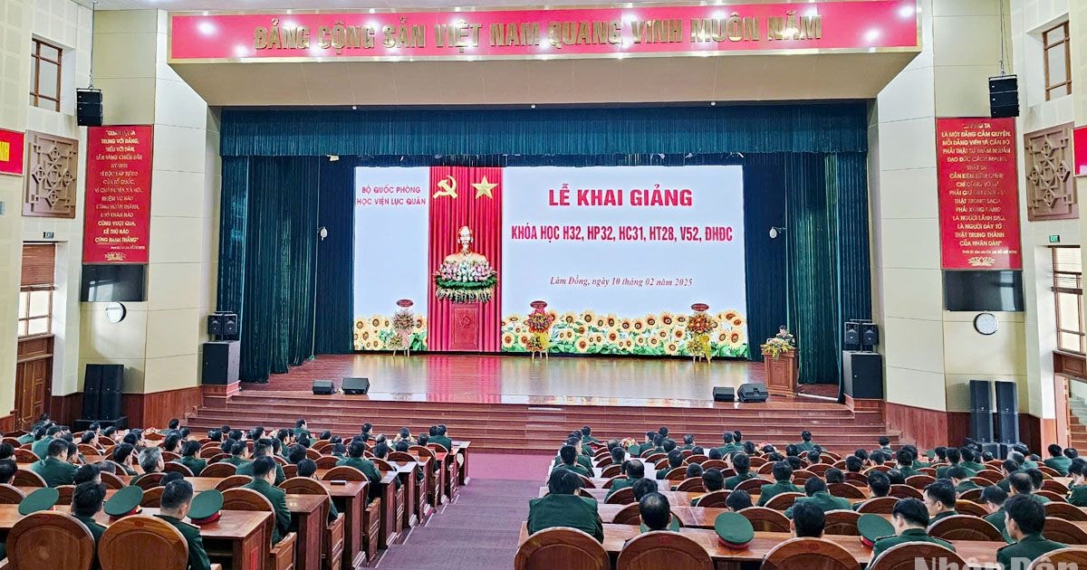 Xây dựng Học viện Lục quân thông minh và hiện đại