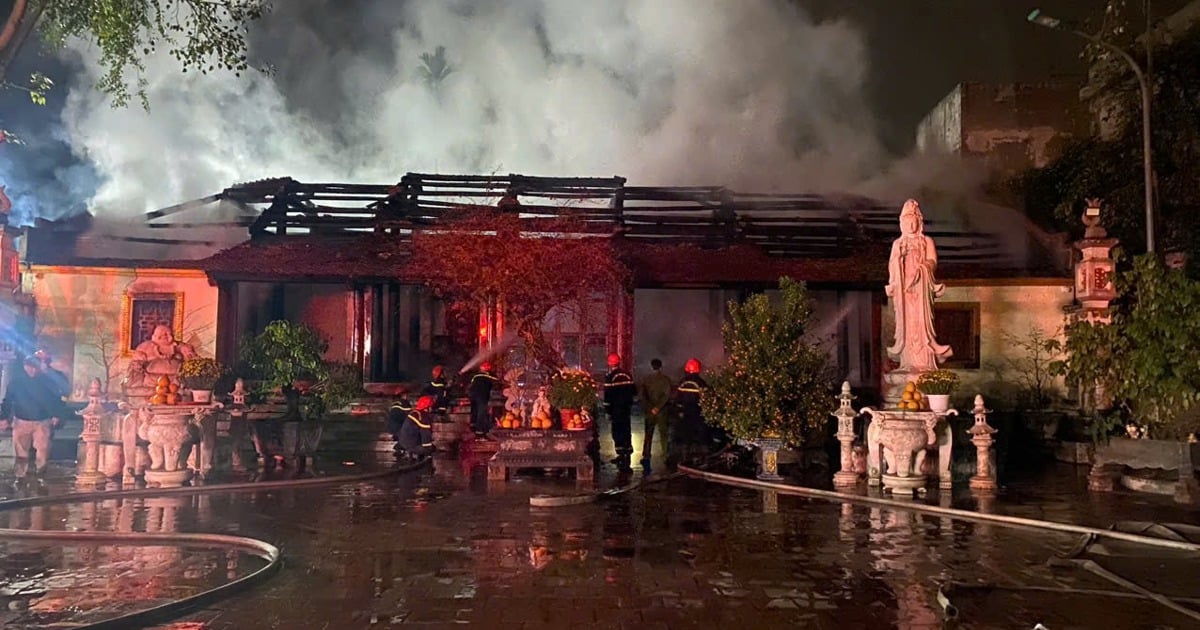 Incendio en pagoda Ve de 300 años de antigüedad en la ciudad de Bac Giang, muchas antigüedades quemadas