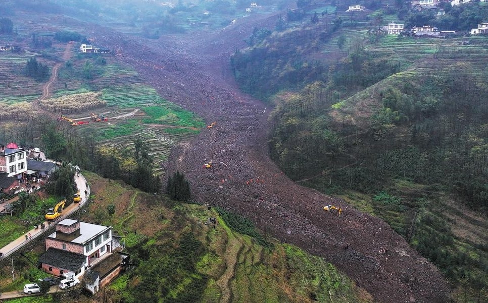 Des dizaines de personnes sont toujours portées disparues dans le terrible glissement de terrain de Tu Xuyen, en Chine, photo 1