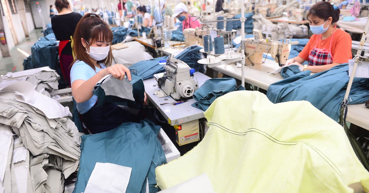 A principios de año, las exportaciones vietnamitas de textiles y prendas de vestir tenían “gran demanda”, pero ¿por qué las empresas no se atreven a vender más?