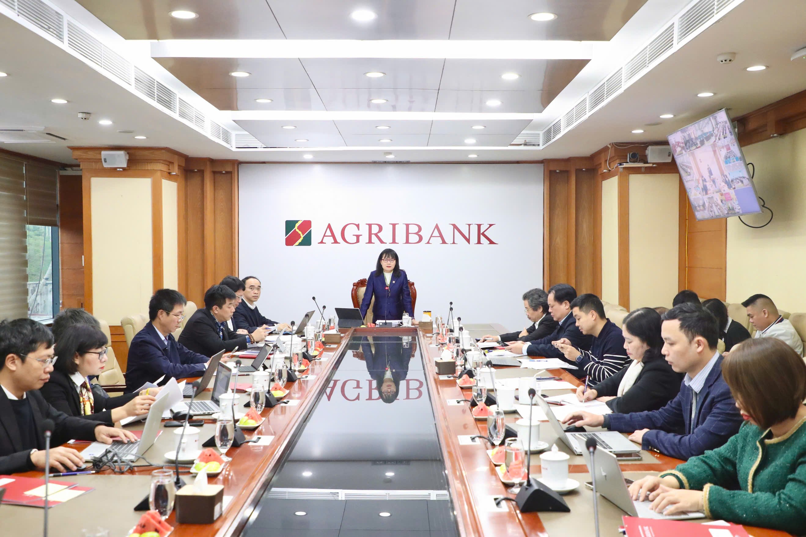 Agribank held a conference to deploy business tasks in the Southeast region.