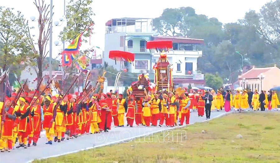 A Festa da Distribuição de Oferendas a São Tran: Uma Bela Tradição Cultural no Início da Primavera