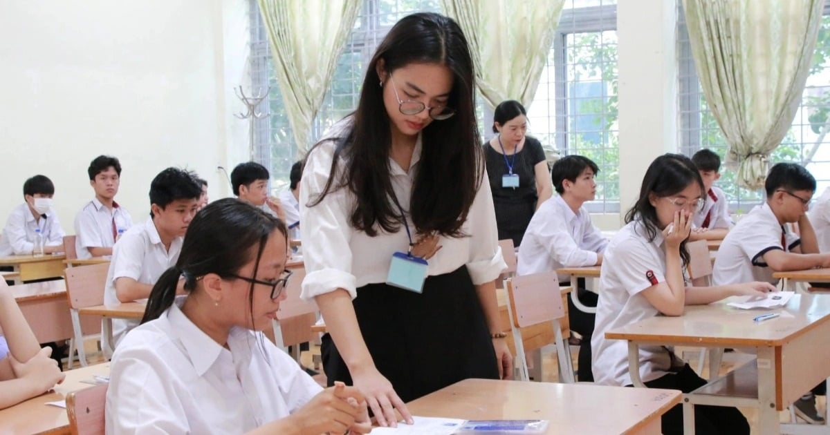 다크락의 모든 공립 고등학교는 입학 시험을 통해 10학년생을 등록합니다.