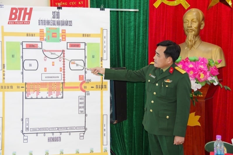 Military Region 4 Command inspects the selection of citizens for military service and the military handover ceremony in Thanh Hoa City